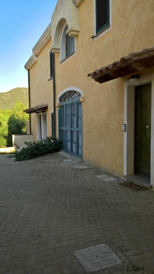 La Casa Nel Borgo Villa Chia Exterior photo